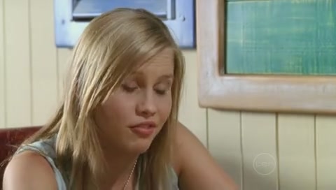 VampireDiariesWorld-dot-Org_H2OJustAddWaterS01E04-0522.jpg