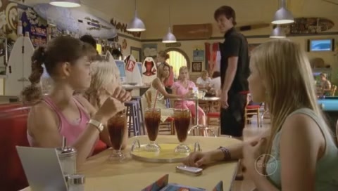 VampireDiariesWorld-dot-Org_H2OJustAddWaterS01E04-0531.jpg