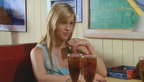 VampireDiariesWorld-dot-Org_H2OJustAddWaterS01E04-0537.jpg