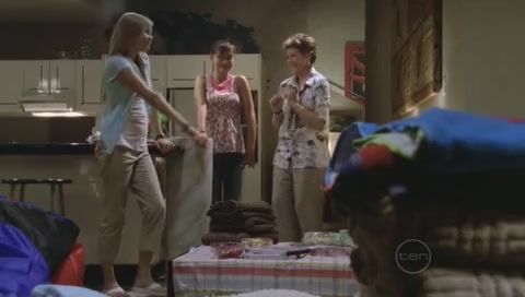 VampireDiariesWorld-dot-Org_H2OJustAddWaterS01E04-0635.jpg