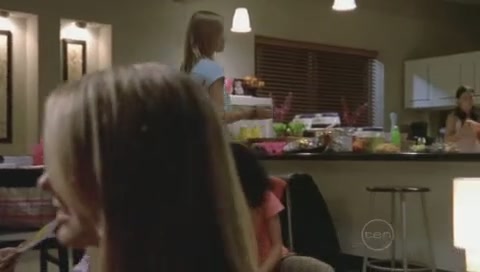 VampireDiariesWorld-dot-Org_H2OJustAddWaterS01E04-0651.jpg
