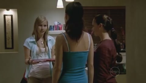 VampireDiariesWorld-dot-Org_H2OJustAddWaterS01E04-0660.jpg