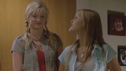 VampireDiariesWorld-dot-Org_H2OJustAddWaterS01E04-0688.jpg