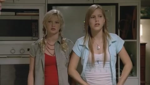 VampireDiariesWorld-dot-Org_H2OJustAddWaterS01E04-0732.jpg