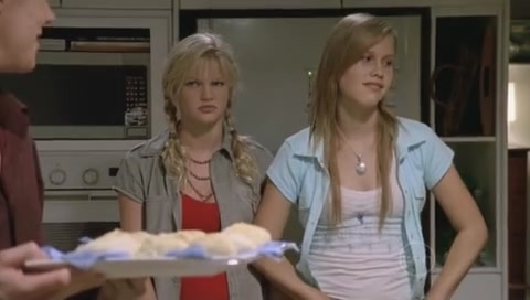 VampireDiariesWorld-dot-Org_H2OJustAddWaterS01E04-0740.jpg