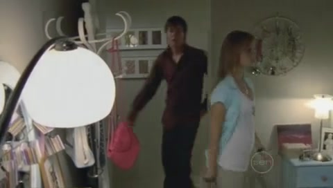 VampireDiariesWorld-dot-Org_H2OJustAddWaterS01E04-0813.jpg