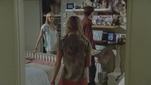 VampireDiariesWorld-dot-Org_H2OJustAddWaterS01E04-0847.jpg