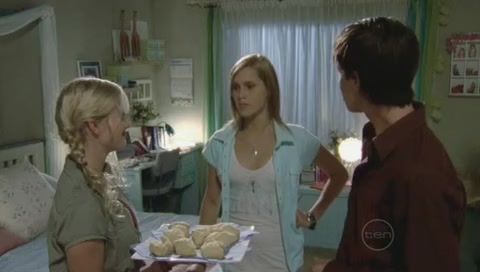 VampireDiariesWorld-dot-Org_H2OJustAddWaterS01E04-0890.jpg