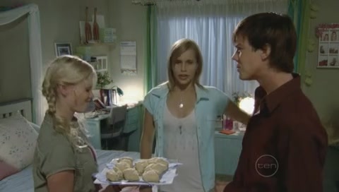VampireDiariesWorld-dot-Org_H2OJustAddWaterS01E04-0892.jpg