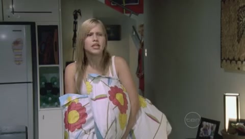 VampireDiariesWorld-dot-Org_H2OJustAddWaterS01E04-1055.jpg
