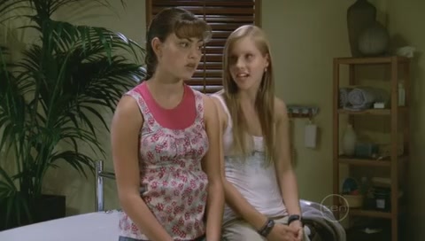 VampireDiariesWorld-dot-Org_H2OJustAddWaterS01E04-1172.jpg