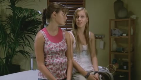 VampireDiariesWorld-dot-Org_H2OJustAddWaterS01E04-1174.jpg