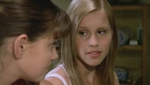 VampireDiariesWorld-dot-Org_H2OJustAddWaterS01E04-1181.jpg