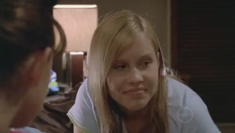 VampireDiariesWorld-dot-Org_H2OJustAddWaterS01E04-1265.jpg