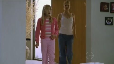 VampireDiariesWorld-dot-Org_H2OJustAddWaterS01E05-0464.jpg