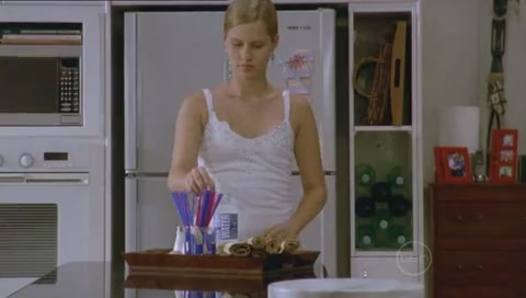 VampireDiariesWorld-dot-Org_H2OJustAddWaterS01E05-0545.jpg