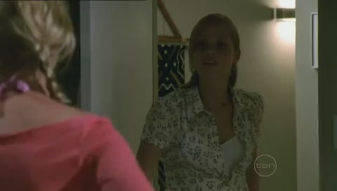 VampireDiariesWorld-dot-Org_H2OJustAddWaterS01E06-0404.jpg