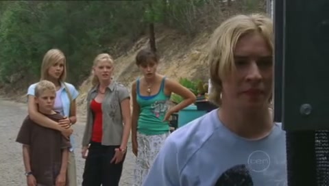 VampireDiariesWorld-dot-Org_H2OJustAddWaterS01E06-1300.jpg