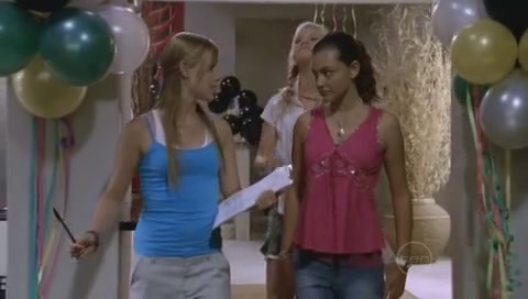 VampireDiariesWorld-dot-Org_H2OJustAddWaterS01E07-0077.jpg