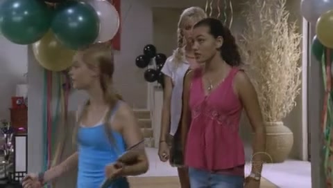 VampireDiariesWorld-dot-Org_H2OJustAddWaterS01E07-0078.jpg