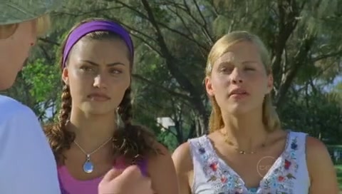 VampireDiariesWorld-dot-Org_H2OJustAddWaterS01E08-1420.jpg