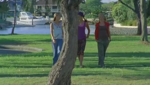 VampireDiariesWorld-dot-Org_H2OJustAddWaterS01E08-1571.jpg