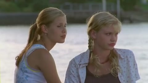 VampireDiariesWorld-dot-Org_H2OJustAddWaterS01E08-2588.jpg
