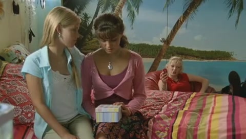 VampireDiariesWorld-dot-Org_H2OJustAddWaterS01E09-0038.jpg
