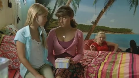 VampireDiariesWorld-dot-Org_H2OJustAddWaterS01E09-0041.jpg