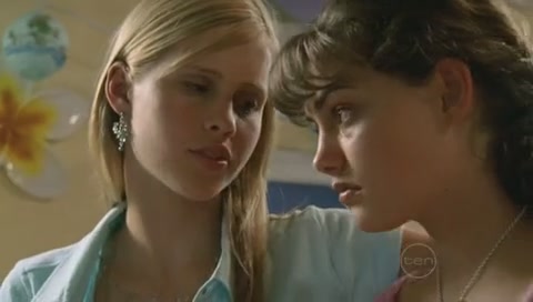 VampireDiariesWorld-dot-Org_H2OJustAddWaterS01E09-0042.jpg
