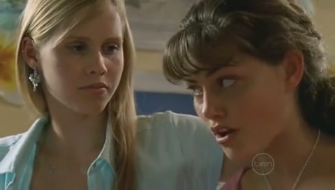 VampireDiariesWorld-dot-Org_H2OJustAddWaterS01E09-0059.jpg