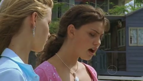VampireDiariesWorld-dot-Org_H2OJustAddWaterS01E09-0130.jpg