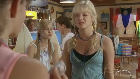 VampireDiariesWorld-dot-Org_H2OJustAddWaterS01E09-0619.jpg