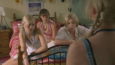 VampireDiariesWorld-dot-Org_H2OJustAddWaterS01E09-0725.jpg