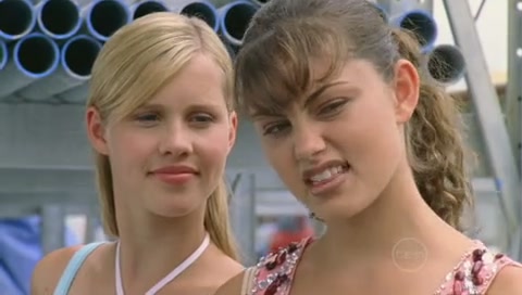 VampireDiariesWorld-dot-Org_H2OJustAddWaterS01E09-1151.jpg