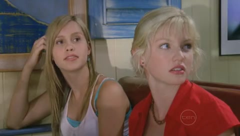 VampireDiariesWorld-dot-Org_H2OJustAddWaterS01E10-1380.jpg VampireDiariesWorld-dot-Org_H2OJustAddWaterS01E10-1380.jpg