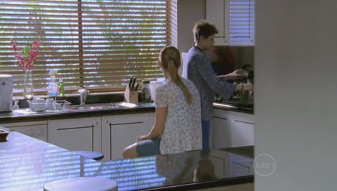 VampireDiariesWorld-dot-Org_H2OJustAddWaterS01E10-1987.jpg