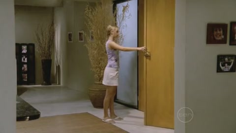 VampireDiariesWorld-dot-Org_H2OJustAddWaterS01E11-0090.jpg
