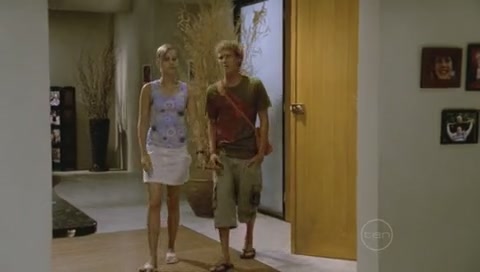 VampireDiariesWorld-dot-Org_H2OJustAddWaterS01E11-0095.jpg