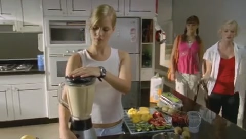 VampireDiariesWorld-dot-Org_H2OJustAddWaterS01E11-0316.jpg