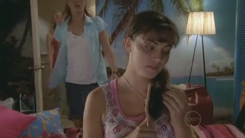VampireDiariesWorld-dot-Org_H2OJustAddWaterS01E12-3378.jpg