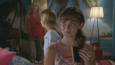 VampireDiariesWorld-dot-Org_H2OJustAddWaterS01E12-3381.jpg