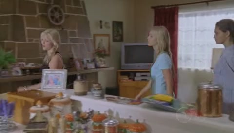 VampireDiariesWorld-dot-Org_H2OJustAddWaterS01E12-3460.jpg