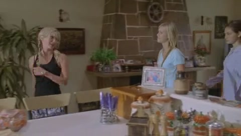 VampireDiariesWorld-dot-Org_H2OJustAddWaterS01E12-3461.jpg