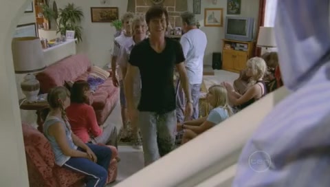 VampireDiariesWorld-dot-Org_H2OJustAddWaterS01E12-3687.jpg