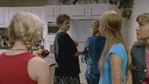 VampireDiariesWorld-dot-Org_H2OJustAddWaterS01E130370.jpg