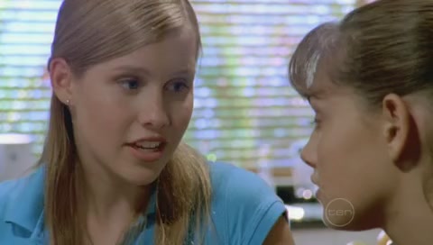 VampireDiariesWorld-dot-Org_H2OJustAddWaterS01E130398.jpg