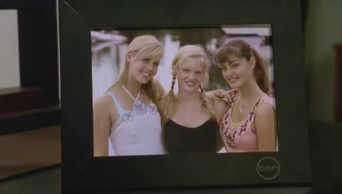 VampireDiariesWorld-dot-Org_H2OJustAddWaterS01E131357.jpg