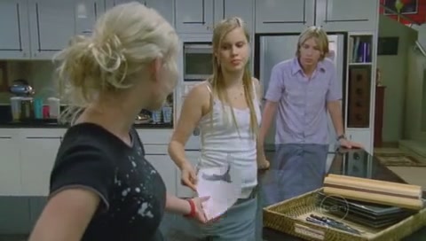 VampireDiariesWorld-dot-Org_H2OJustAddWaterS01E14-0511.jpg