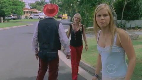 VampireDiariesWorld-dot-Org_H2OJustAddWaterS01E14-0835.jpg